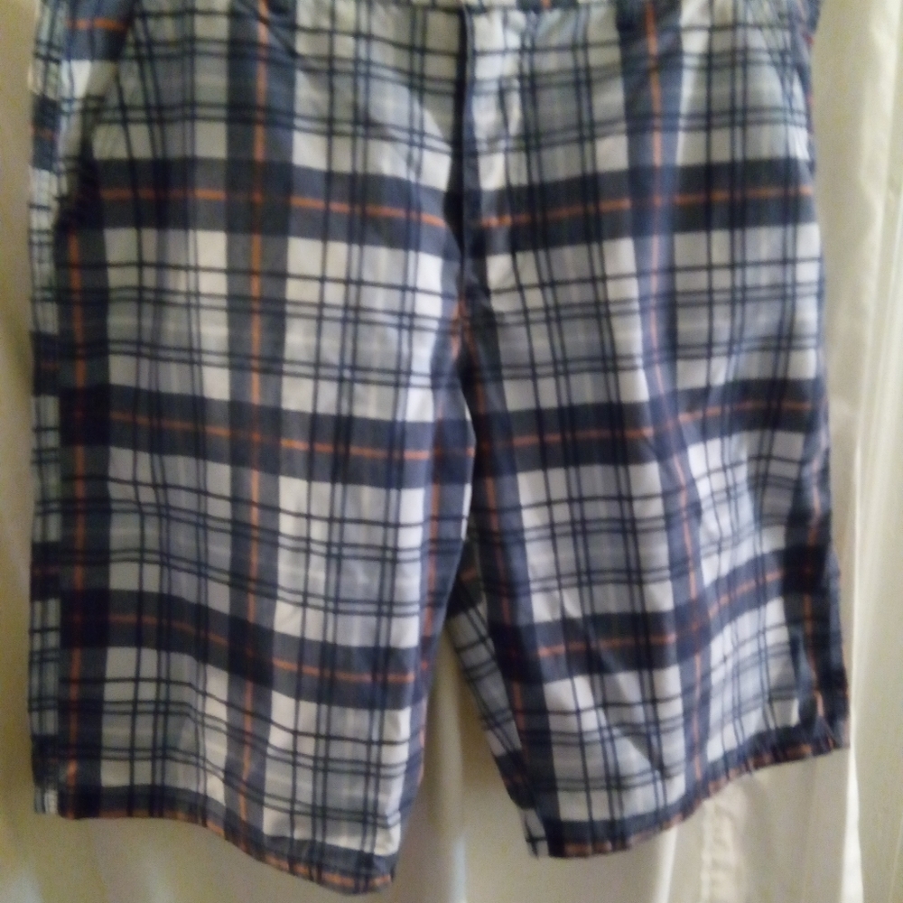 NWOT! MEN'S TRUE ROCK PLAID SHORTS
